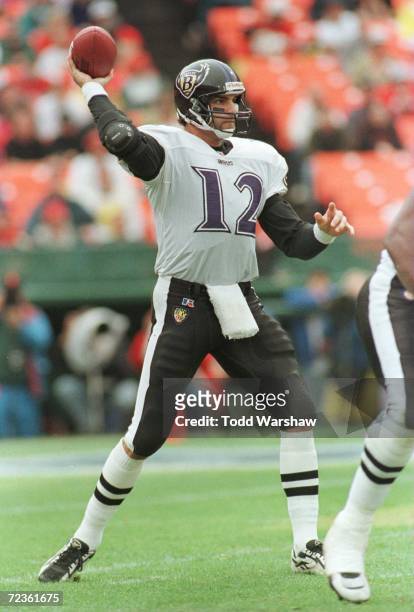 Quarterback Vinny Testeverde of the Baltimore Ravens passes against the San Francisco 49ers during the first quarter at 3Com Park in San Francisco,...