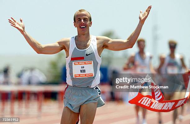 Alan Webb wins the Men's 1500 meter with the time of 3:35.71, his fastest time ever during the Home Depot Invitational, the first invitational stop...