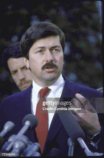 Iowa Governor Terry Branstad speaking to press after meeting with President Reagan.