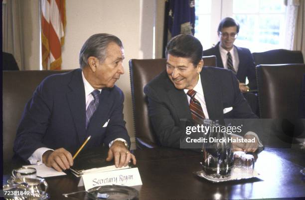 Donald Reegan President Regan Photos and Premium High Res Pictures - Getty Images