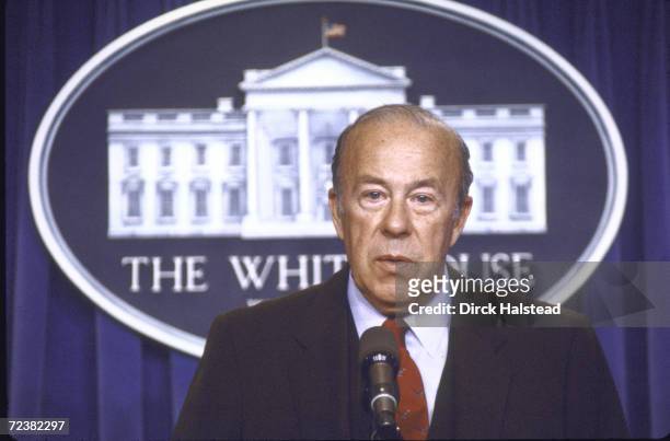 Secretary of State George Shultz announcing a new arms negotiating team.