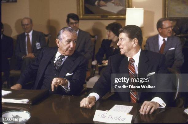 Donald Reegan President Regan Photos and Premium High Res Pictures - Getty Images
