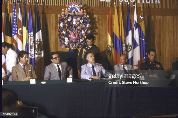 Mexican President Miguel de la Madrid at inter-American drug conf.