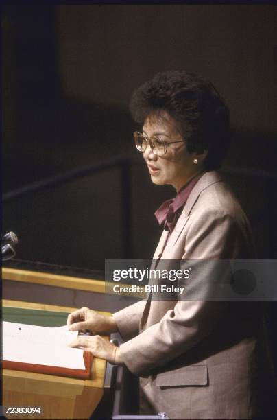 Philipino President Corazon Aquino speaking to UN General Assembly.