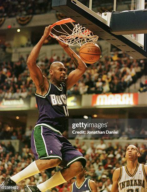 155 Bucks Vs Pacers 2000 Stock Photos, High-Res Pictures, And Images