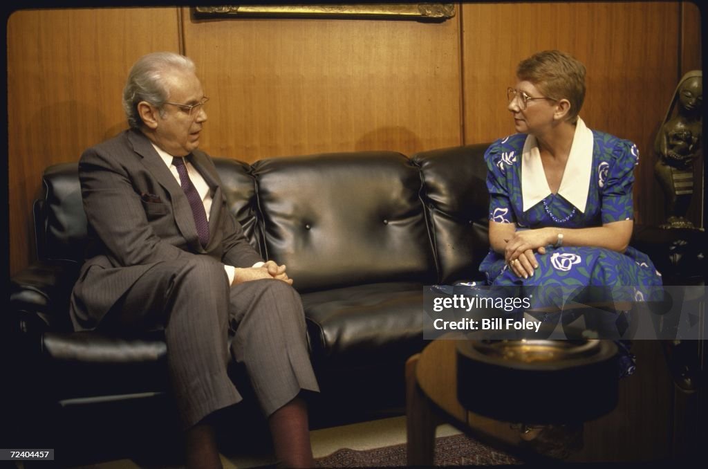 UN Secretary General Javier Perez de Cuellar talking with