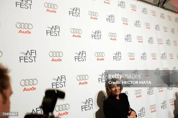Hollywood, UNITED STATES: Veronique Peck, wife of late actor Gregory Peck poses for photographers during the presentation of David Lynch film "Inland...