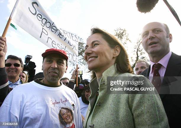 Aigues-Mortes, FRANCE: La candidate a l'investiture du parti socialiste pour l'election presidentielle Segolene Royal rencontre des militants, le 04...
