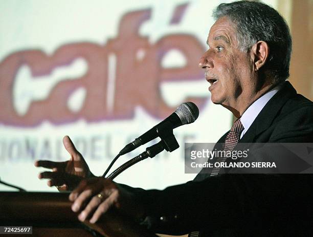El presidente de Guatemala, Oscar Berger, pronuncia un discurso durante el lazamiento del Coffee Atlas, en Ciudad de Guatemala, el 06 de noviembre de...