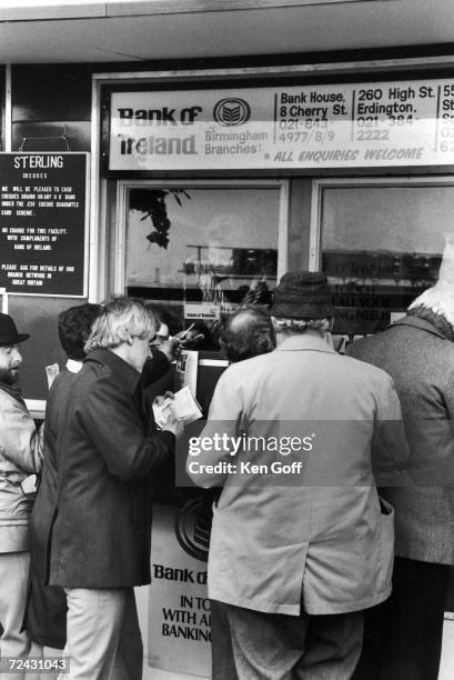 Irish betters at Cheltenham National Hunt Challenge using mobile banks from Ireland, set-up to facilitate gamblers need for more money in-a-pinch...