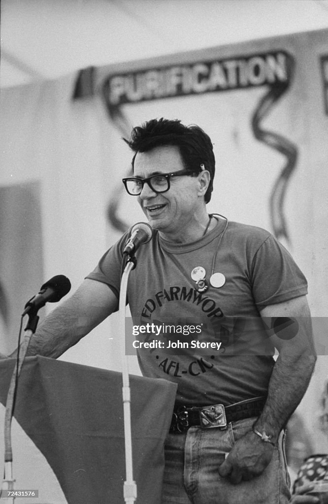 Actor Robert Blake as he joins Chavez's fast on behalf of