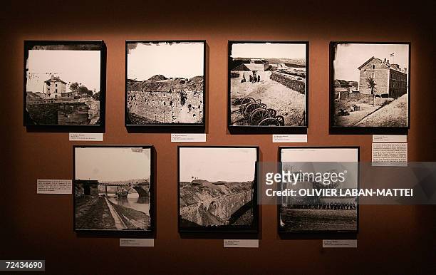 Des photographies realisees par Hyppolyte Blancard, datees de fevrier 1871, sont presentees lors de l'exposition "Regards d'un Parisien sur la...