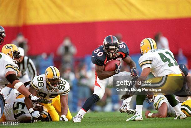 Terrell Davis of the Denver Broncos in action during the NFL Super Bowl XXXII Game against the Green Bay Packers at the Qualcomm Stadium in San...