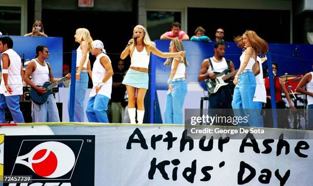 Teen sensation Jessica Simpson performs at the Arthur Ashe Kid's Day Family and Music Festival August 26, 2000 at the USTA National Tennis Center in...