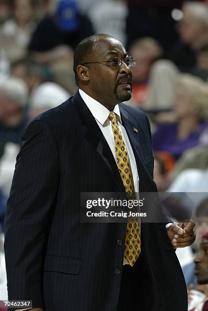 Head coach Steve Robinson of Florida State reacts during the ACC Tournament game against Maryland at the Charlotte Coliseum in Charlotte, North...