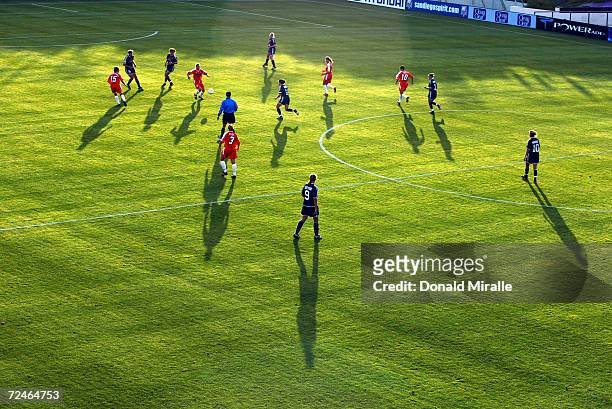 General view of the San Jose CyberRays playing against the San Diego Spirit during closing minutes of their WUSA game at Torero Stadium on April 27,...