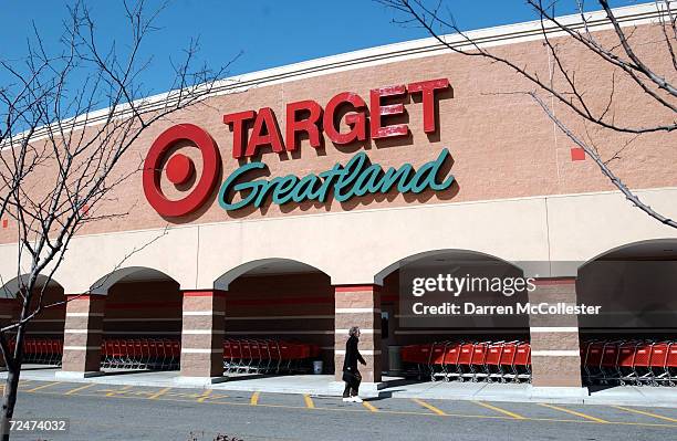 Target 2002 638 Massachusetts Target Stock Photos, High-Res Pictures, and Images ...