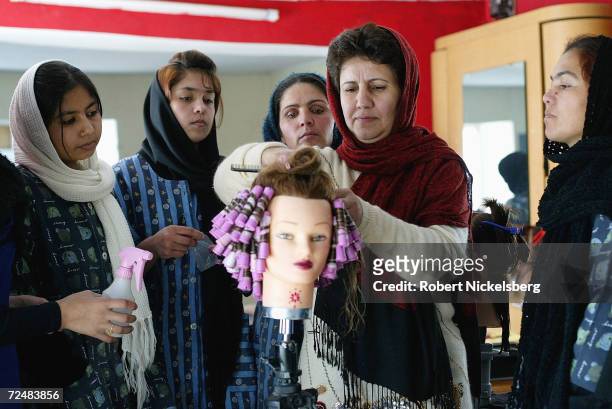 61 Kabul Beauty School Photos and Premium High Res Pictures - Getty Images
