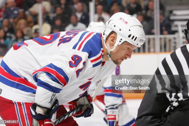 Michael Nylander of the New York Rangers prepares for a faceoff during a game against the San Jose Sharks on November 2, 2006 at the HP Pavilion in...