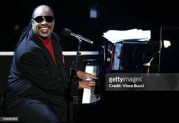 Musician Stevie Wonder performs during "Singers and Songs Celebrate Tony Bennett's 80th" on November 9, 2006 at the Kodak Theatre in Hollywood,...