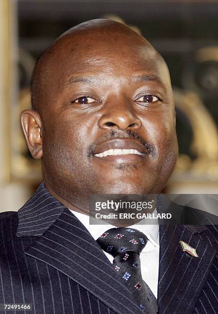Burundian president Pierre Nkurunziza, who is on a three-days visit to France, poses before a meeting with French President Jacques Chirac, 10...