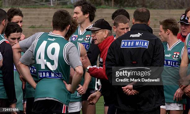 Former St Kilda Football club premiership coach Allan Jeans addresses St Kilda Football club players, during the clubs training session held at...