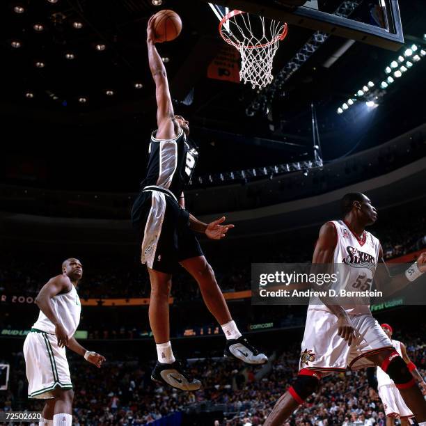 Tim Duncan of the San Antonio Spurs goes for a dunk during the 2002 NBA All Star Game at the First Union Center in Philadelphia, Pennsylvania.NOTE TO...
