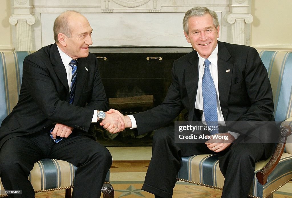 Bush Netanyahu U.S. President George W. Bush shakes hands with Israeli Prime... News ...