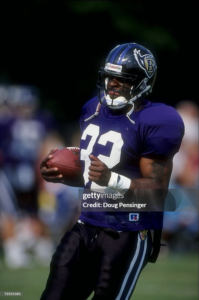 Errict Rhett R&b Running back Errict Rhett of the Baltimore Ravens in action during ...