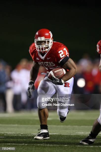 Running back Ray Rice of the Rutgers University Scarlet Knights runs against the University of Louisville Cardinals on November 9, 2006 at Rutgers...