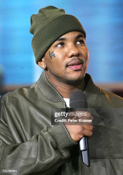 Tear Drop Rapper Teardrop Tattoo Photos and Premium High Res Pictures - Getty Images