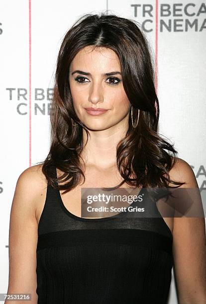 Actress Penelope Cruz arrives at a private screening of "Volver" at the Tribeca Cinema Gallery on November 13, 2006 in New York City.