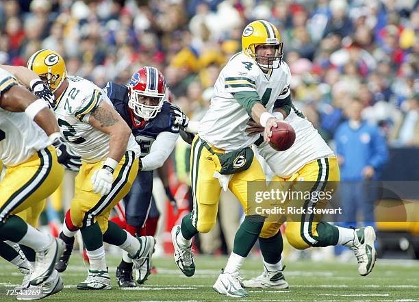 Quarterback Brett Favre of the Green Bay Packers moves to hand off the ball during against the Buffalo Bills on November 5, 2006 at Ralph Wilson...