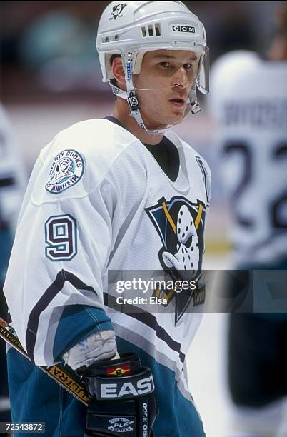 Leftwinger Paul Kariya of the Anaheim Mighty Ducks looks on during the game against the St. Louis Blues at the Arrowhead Pond in Anaheim, California....