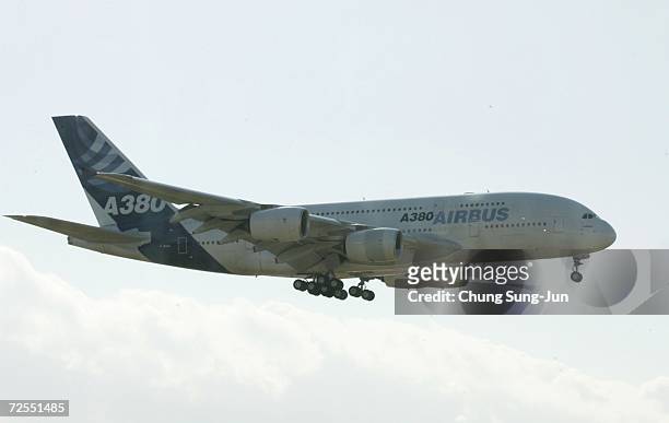 The Airbus A380, the world's largest passenger jet, arrives at Incheon International Airport on November 15, 2006 in Incheon, South Korea. This was...