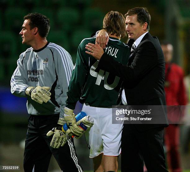 Newcastle manager Glenn Roeder and Steve Harper congratulate keeper Tim Krul after the UEFA Cup Group Match between Palermo and Newcastle United at...