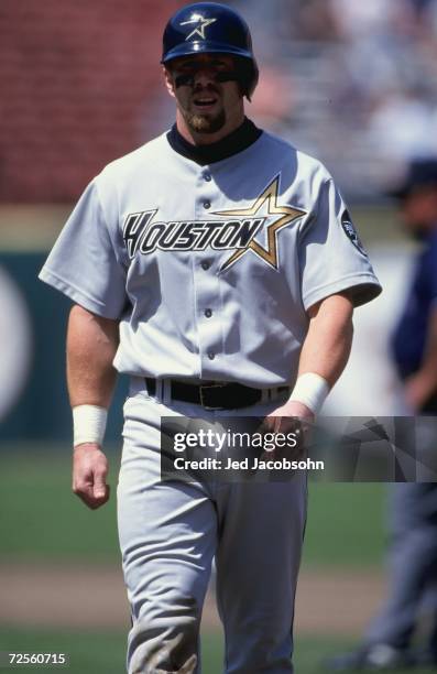 Jeff Bagwell of the Houston Astros walks from field during the game against the San Francisco Giants at 3Com Park in San Francisco, California. The...