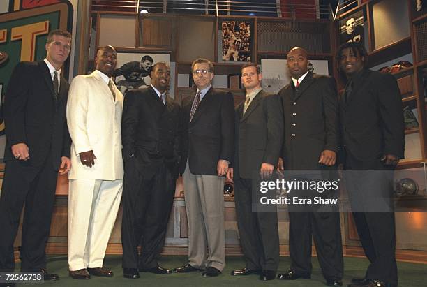 Tim Couch, Daunte Culpepper, Donovan McNabb, Paul Tagliabue, Cade McNown, Akili Smith and Ricky Williams pose for the camera during the NFL Draft at...