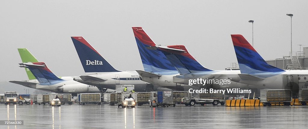 US Airways Bids $8 Billion For Delta Merger