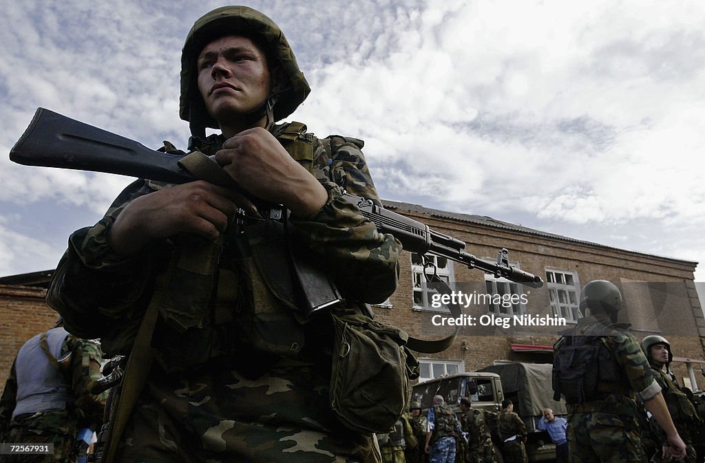 RUS: Russian Troops Take Control Of The School Hostage Crisis