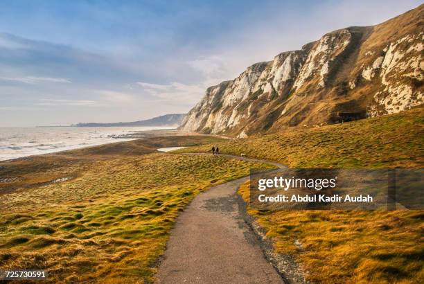 pathways  - folkestone imagens e fotografias de stock