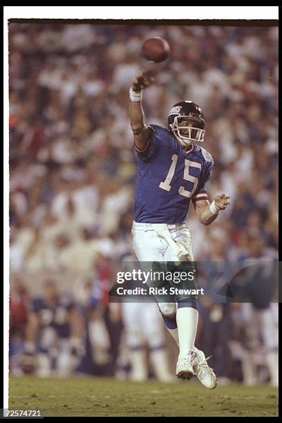 Quarterback Jeff Hostetler of the New York Giants throws the ball against the Buffalo Bills during Super Bowl XXV at Tampa Stadium in Tampa, Florida....