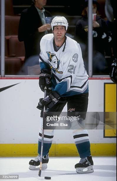 Center Steve Rucchin of the Anaheim Mighty Ducks in action during the game against the Carolina Hurricanes at the Arrowhead Pond in Anaheim,...