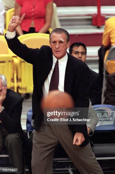 Pat Riley Sidelines 120 2000 Nba Playoffs Heat Stock Photos, High-Res Pictures, and Images ...