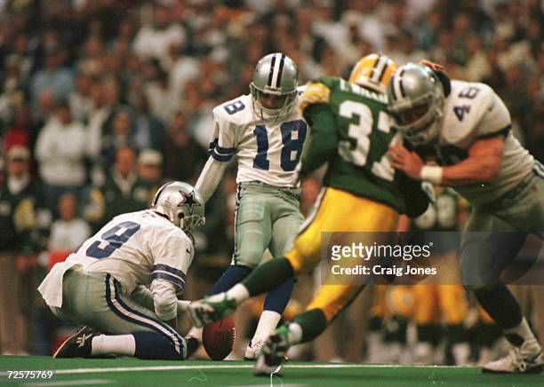 Chris Boniol of the Dallas Cowboys hits his one of his five first half field goals to set a Cowboy''s team record for field goals in the first half...