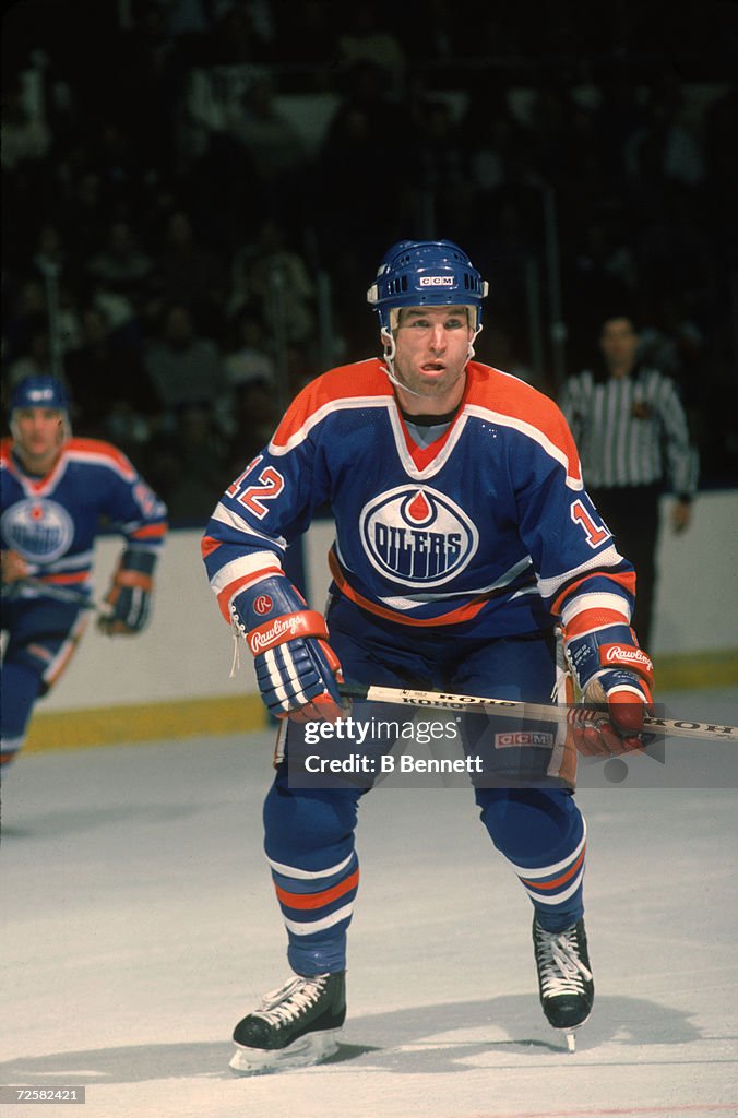 Dave Hunty Rage Canadian hockey player Dave Hunter of the Edmonton Oilers on the ice ...