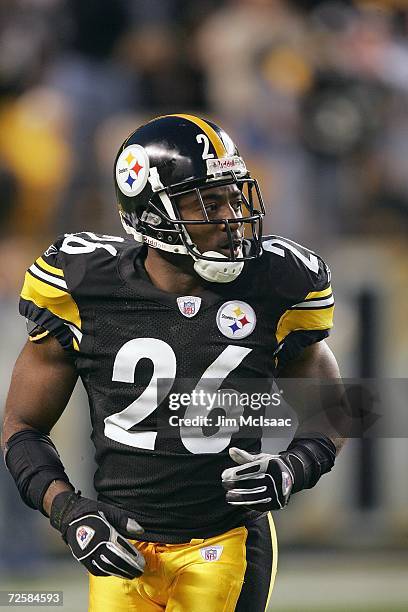 Deshea Townsend of the Pittsburgh Steelers looks on the field during the game against the Denver Broncos on November 5, 2006 at Heinz Field in...