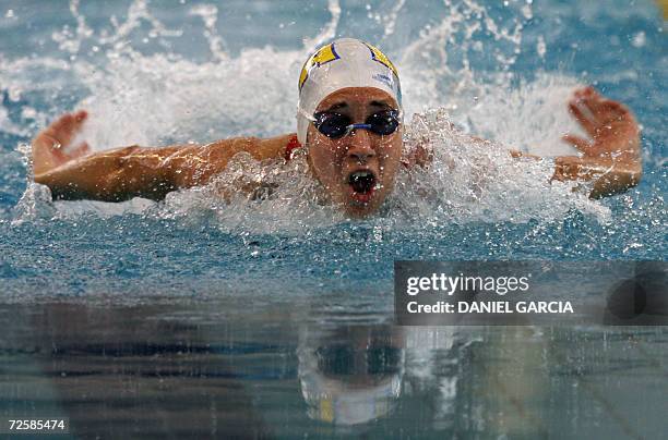 Buenos Aires, ARGENTINA: La brasilena Gabriela Silva gana la medalla de oro en los 50m Mariposa con un tiermpo de 27.95 el 16 de noviembre de 2006...