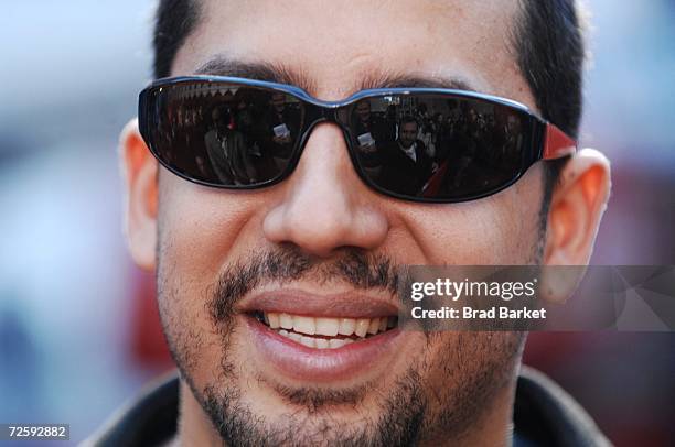 Magician David Blaine speaks to members of the media in Times Square on November 17, 2006 in New York City. Blaine announced that his next stunt will...