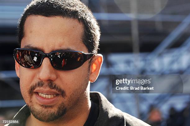 Magician David Blaine speaks to members of the media in Times Square on November 17, 2006 in New York City. Blaine announced that his next stunt will...